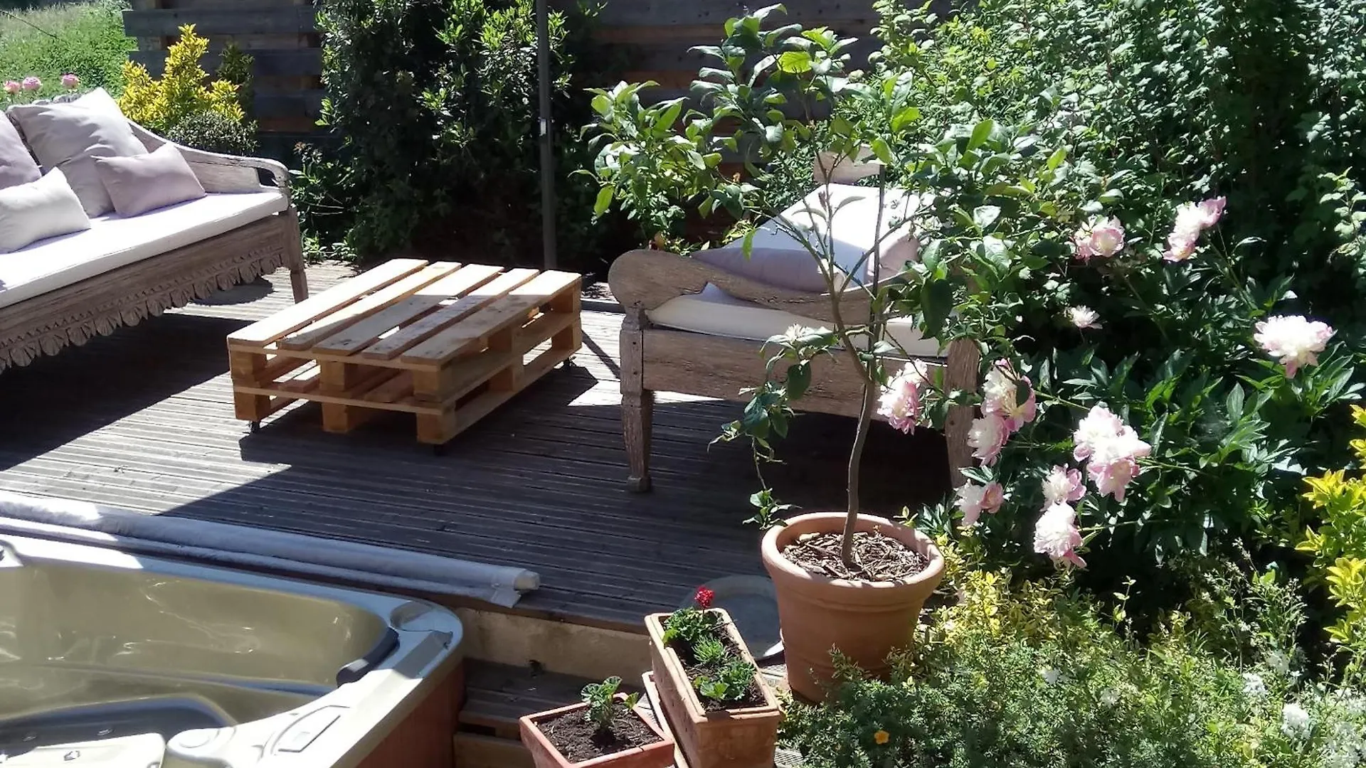 Bed and Breakfast Relais St Jacques - Roanne à Saint-Haon-le-Châtel 3*,  France
